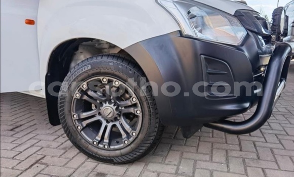 Acheter Occasion Voiture Isuzu D–MAX Blanc à Maputsoe, Leribe Acheter Occasion Voiture Isuzu D–MAX Blanc à Maputsoe, Leribe