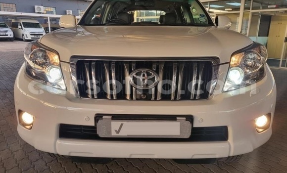 Buy Used Toyota Land Cruiser Prado White Car in Maseru in Maseru Buy Used Toyota Land Cruiser Prado White Car in Maseru in Maseru