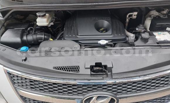 اشتري مستعمل Hyundai H1 White سيارة في Maseru في Maseru اشتري مستعمل Hyundai H1 White سيارة في Maseru في Maseru