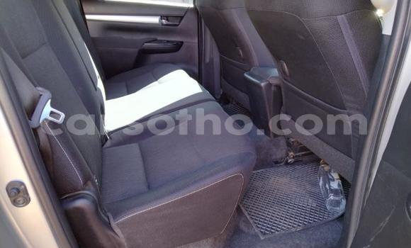 Sayi Na hannu Toyota Hilux Silver Mota in Maseru a Maseru Sayi Na hannu Toyota Hilux Silver Mota in Maseru a Maseru