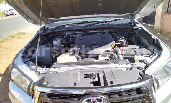 Sayi Na hannu Toyota Hilux Silver Mota in Maseru a Maseru Sayi Na hannu Toyota Hilux Silver Mota in Maseru a Maseru