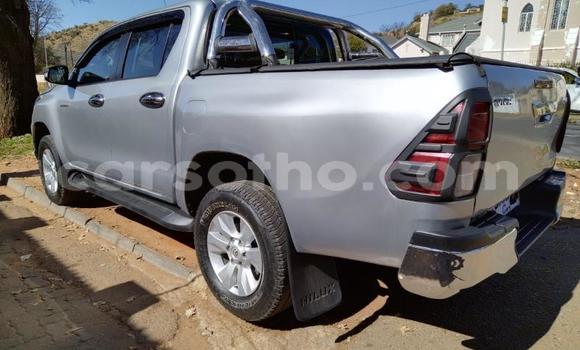 Sayi Na hannu Toyota Hilux Silver Mota in Maseru a Maseru Sayi Na hannu Toyota Hilux Silver Mota in Maseru a Maseru