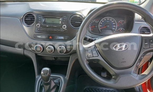 Sayi Na hannu Hyundai i10 Red Mota in Maseru a Maseru Sayi Na hannu Hyundai i10 Red Mota in Maseru a Maseru