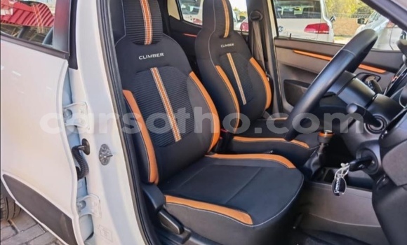 Sayi Na hannu Renault KWID White Mota in Maseru a Maseru Sayi Na hannu Renault KWID White Mota in Maseru a Maseru