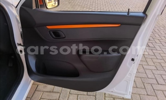Sayi Na hannu Renault KWID White Mota in Maseru a Maseru Sayi Na hannu Renault KWID White Mota in Maseru a Maseru