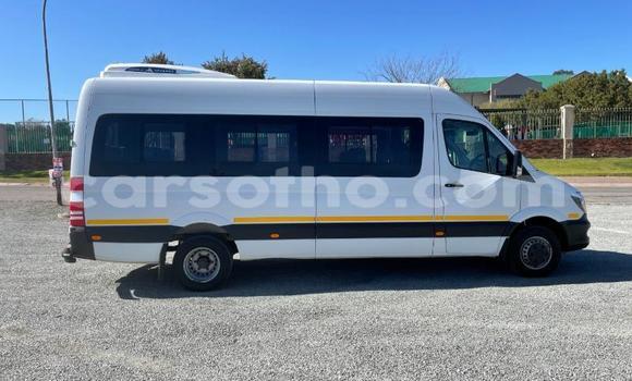 Sayi Na hannu Mercedes‒Benz Sprinter White Babbar mota in Maseru a Maseru Sayi Na hannu Mercedes‒Benz Sprinter White Babbar mota in Maseru a Maseru
