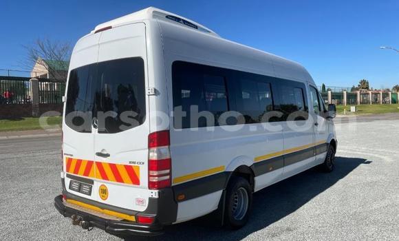 Sayi Na hannu Mercedes‒Benz Sprinter White Babbar mota in Maseru a Maseru Sayi Na hannu Mercedes‒Benz Sprinter White Babbar mota in Maseru a Maseru