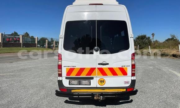 Sayi Na hannu Mercedes‒Benz Sprinter White Babbar mota in Maseru a Maseru Sayi Na hannu Mercedes‒Benz Sprinter White Babbar mota in Maseru a Maseru