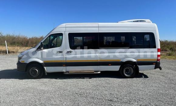 Sayi Na hannu Mercedes‒Benz Sprinter White Babbar mota in Maseru a Maseru Sayi Na hannu Mercedes‒Benz Sprinter White Babbar mota in Maseru a Maseru