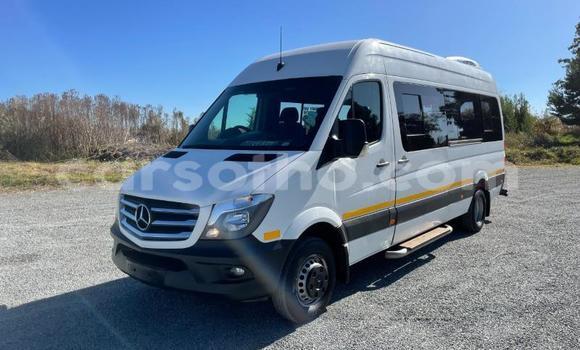 Sayi Na hannu Mercedes‒Benz Sprinter White Babbar mota in Maseru a Maseru Sayi Na hannu Mercedes‒Benz Sprinter White Babbar mota in Maseru a Maseru