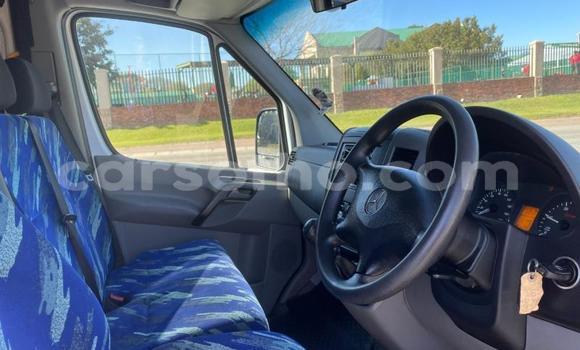 Sayi Na hannu Mercedes‒Benz Sprinter White Babbar mota in Maseru a Maseru Sayi Na hannu Mercedes‒Benz Sprinter White Babbar mota in Maseru a Maseru