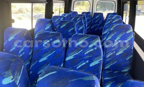 Sayi Na hannu Mercedes‒Benz Sprinter White Babbar mota in Maseru a Maseru Sayi Na hannu Mercedes‒Benz Sprinter White Babbar mota in Maseru a Maseru