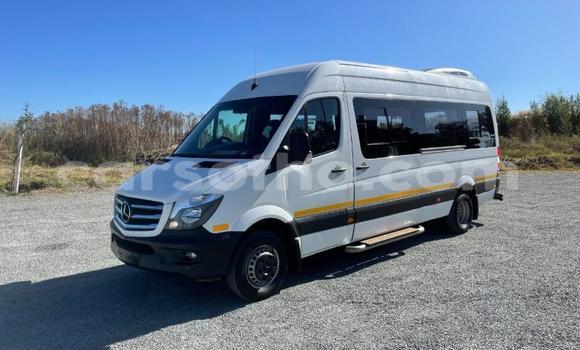 Sayi Na hannu Mercedes‒Benz Sprinter White Babbar mota in Maseru a Maseru Sayi Na hannu Mercedes‒Benz Sprinter White Babbar mota in Maseru a Maseru