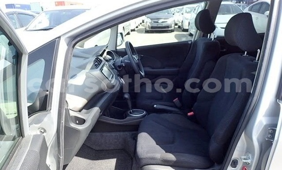Sayi Na hannu Honda FIT Silver Mota in Maseru a Maseru Sayi Na hannu Honda FIT Silver Mota in Maseru a Maseru