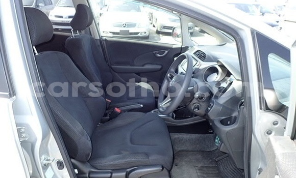 Sayi Na hannu Honda FIT Silver Mota in Maseru a Maseru Sayi Na hannu Honda FIT Silver Mota in Maseru a Maseru