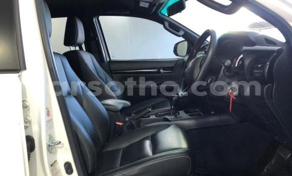 اشتري مستعمل Toyota Hilux White سيارة في Maseru في Maseru اشتري مستعمل Toyota Hilux White سيارة في Maseru في Maseru