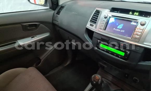 Sayi Na hannu Toyota Hilux White Mota in Maseru a Maseru Sayi Na hannu Toyota Hilux White Mota in Maseru a Maseru
