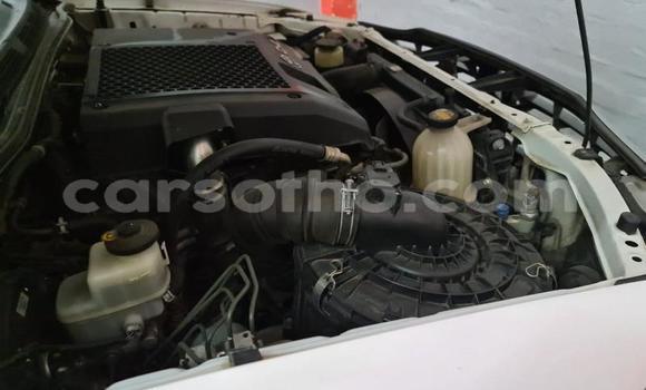 Sayi Na hannu Toyota Hilux White Mota in Maseru a Maseru Sayi Na hannu Toyota Hilux White Mota in Maseru a Maseru