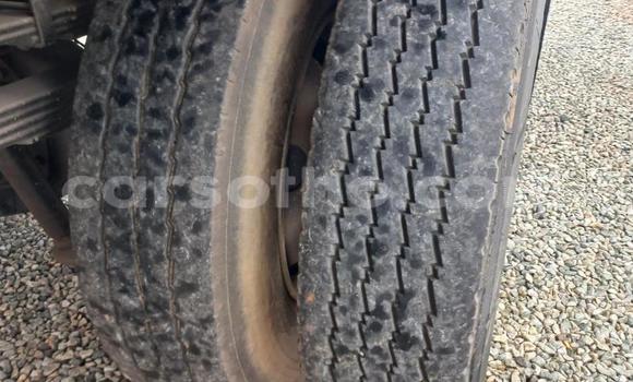 Sayi Na hannu Nissan UD White Babbar mota in Maseru a Maseru Sayi Na hannu Nissan UD White Babbar mota in Maseru a Maseru