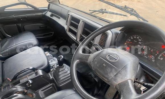 Sayi Na hannu Hino 300 Series White Babbar mota in Maseru a Maseru Sayi Na hannu Hino 300 Series White Babbar mota in Maseru a Maseru