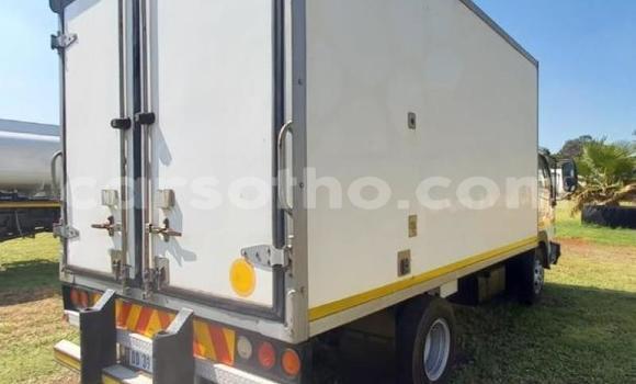 اشتري مستعمل Nissan UD White شاحنة في Maseru في Maseru اشتري مستعمل Nissan UD White شاحنة في Maseru في Maseru