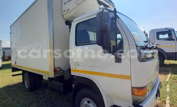 اشتري مستعمل Nissan UD White شاحنة في Maseru في Maseru اشتري مستعمل Nissan UD White شاحنة في Maseru في Maseru