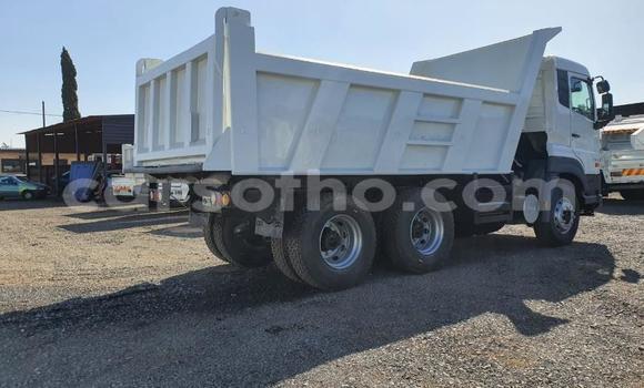 اشتري مستعمل Nissan UD White شاحنة في Maseru في Maseru اشتري مستعمل Nissan UD White شاحنة في Maseru في Maseru