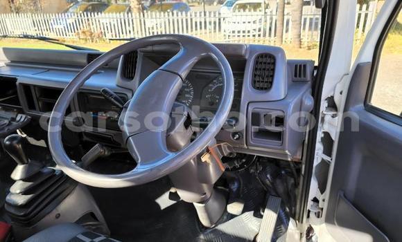 Sayi Na hannu Nissan UD White Babbar mota in Maseru a Maseru Sayi Na hannu Nissan UD White Babbar mota in Maseru a Maseru