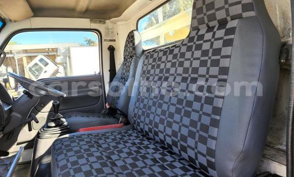 Sayi Na hannu Nissan UD White Babbar mota in Maseru a Maseru Sayi Na hannu Nissan UD White Babbar mota in Maseru a Maseru