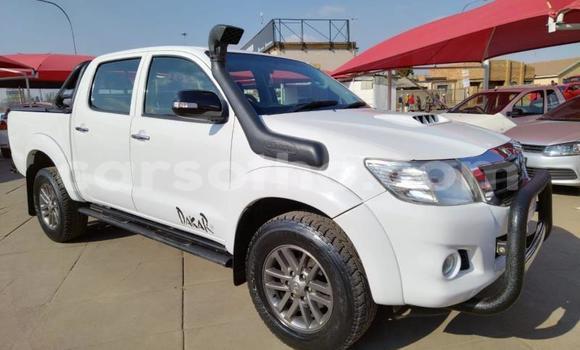 اشتري مستعمل Toyota Hilux White سيارة في Maseru في Maseru اشتري مستعمل Toyota Hilux White سيارة في Maseru في Maseru
