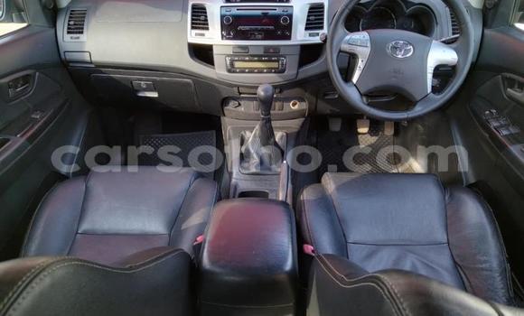اشتري مستعمل Toyota Hilux White سيارة في Maseru في Maseru اشتري مستعمل Toyota Hilux White سيارة في Maseru في Maseru