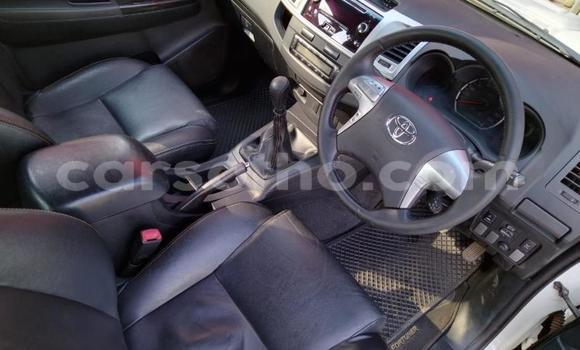 اشتري مستعمل Toyota Hilux White سيارة في Maseru في Maseru اشتري مستعمل Toyota Hilux White سيارة في Maseru في Maseru