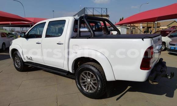 اشتري مستعمل Toyota Hilux White سيارة في Maseru في Maseru اشتري مستعمل Toyota Hilux White سيارة في Maseru في Maseru