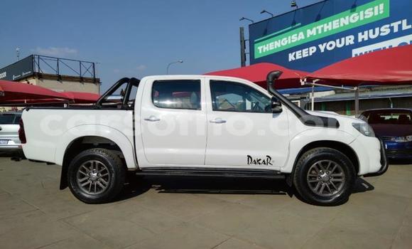 اشتري مستعمل Toyota Hilux White سيارة في Maseru في Maseru اشتري مستعمل Toyota Hilux White سيارة في Maseru في Maseru