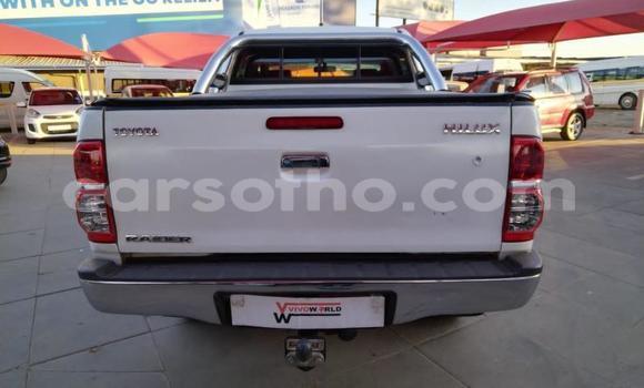 اشتري مستعمل Toyota Hilux White سيارة في Maseru في Maseru اشتري مستعمل Toyota Hilux White سيارة في Maseru في Maseru
