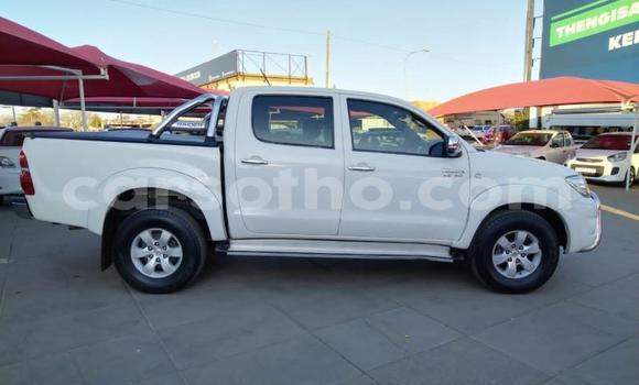 اشتري مستعمل Toyota Hilux White سيارة في Maseru في Maseru اشتري مستعمل Toyota Hilux White سيارة في Maseru في Maseru