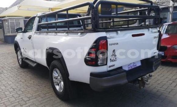 اشتري مستعمل Toyota Hilux White سيارة في Maseru في Maseru اشتري مستعمل Toyota Hilux White سيارة في Maseru في Maseru