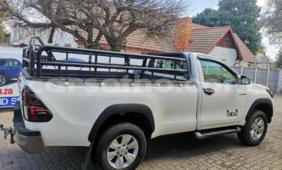 اشتري مستعمل Toyota Hilux White سيارة في Maseru في Maseru اشتري مستعمل Toyota Hilux White سيارة في Maseru في Maseru