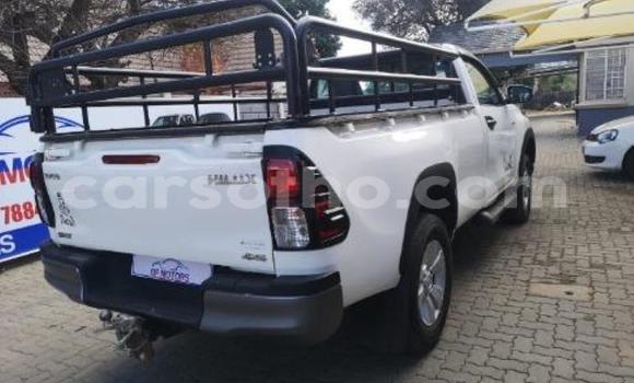 اشتري مستعمل Toyota Hilux White سيارة في Maseru في Maseru اشتري مستعمل Toyota Hilux White سيارة في Maseru في Maseru