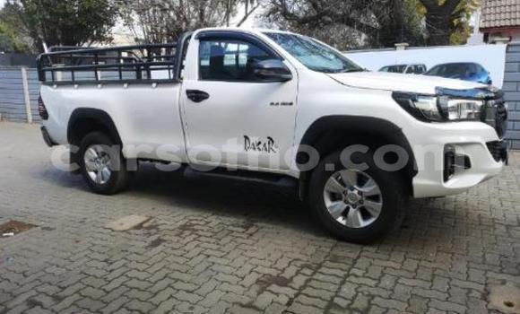 اشتري مستعمل Toyota Hilux White سيارة في Maseru في Maseru اشتري مستعمل Toyota Hilux White سيارة في Maseru في Maseru