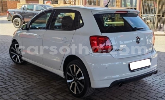 Acheter Occasion Voiture Volkswagen Polo Blanc à Maseru, Maseru Acheter Occasion Voiture Volkswagen Polo Blanc à Maseru, Maseru