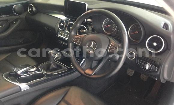 Sayi Na hannu Mercedes-Benz C–Class White Mota in Butha Buthe a Butha-Buthe Sayi Na hannu Mercedes-Benz C–Class White Mota in Butha Buthe a Butha-Buthe