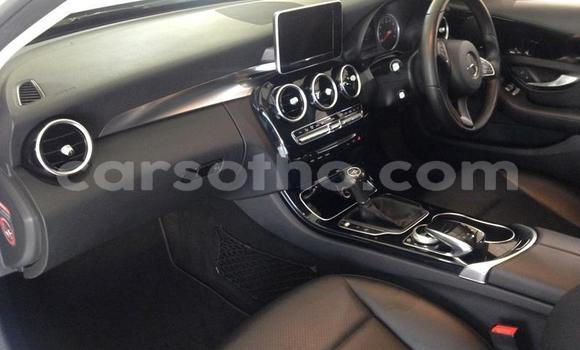 Sayi Na hannu Mercedes-Benz C–Class White Mota in Butha Buthe a Butha-Buthe Sayi Na hannu Mercedes-Benz C–Class White Mota in Butha Buthe a Butha-Buthe