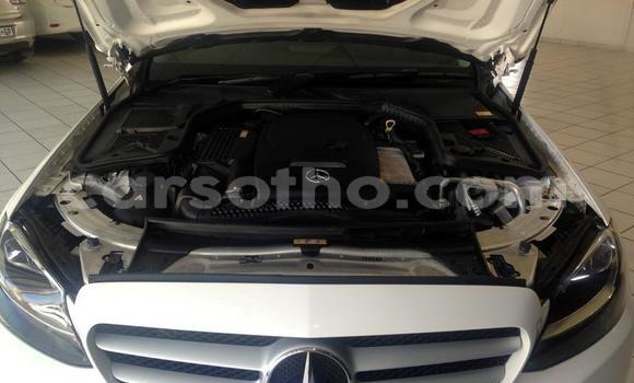 Sayi Na hannu Mercedes-Benz C–Class White Mota in Butha Buthe a Butha-Buthe Sayi Na hannu Mercedes-Benz C–Class White Mota in Butha Buthe a Butha-Buthe