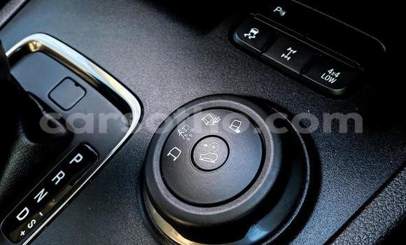 Sayi Na hannu Ford Everest White Mota in Maseru a Maseru Sayi Na hannu Ford Everest White Mota in Maseru a Maseru