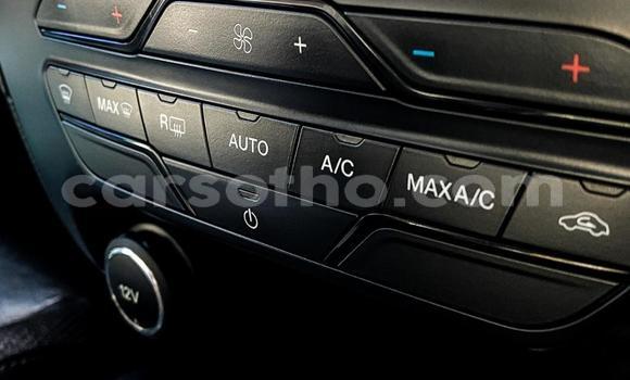 Sayi Na hannu Ford Everest White Mota in Maseru a Maseru Sayi Na hannu Ford Everest White Mota in Maseru a Maseru