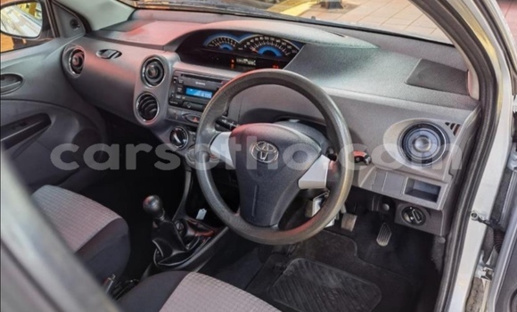 Sayi Na hannu Toyota Etios Silver Mota in Butha–Buthe a Thaba-Tseka Sayi Na hannu Toyota Etios Silver Mota in Butha–Buthe a Thaba-Tseka