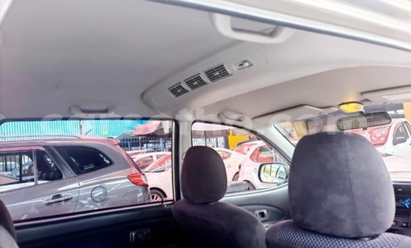 Sayi Na hannu Toyota Avanza Silver Mota in Hlotse a Leribe Sayi Na hannu Toyota Avanza Silver Mota in Hlotse a Leribe