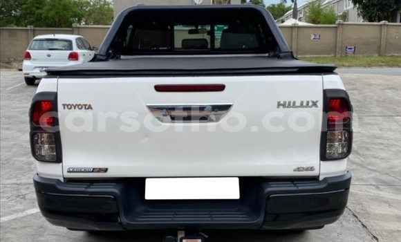 Acheter Occasion Voiture Toyota Hilux Blanc à Thaba–Tseka, Mafeteng Acheter Occasion Voiture Toyota Hilux Blanc à Thaba–Tseka, Mafeteng