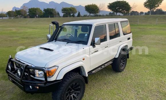 Acheter Occasion Voiture Toyota Land Cruiser Blanc à Maseru, Maseru Acheter Occasion Voiture Toyota Land Cruiser Blanc à Maseru, Maseru
